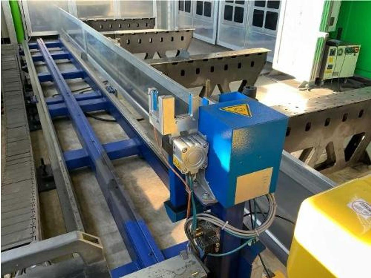 Used 2015 Fanuc  ARC Mate 100ic 8L Welding Robot 