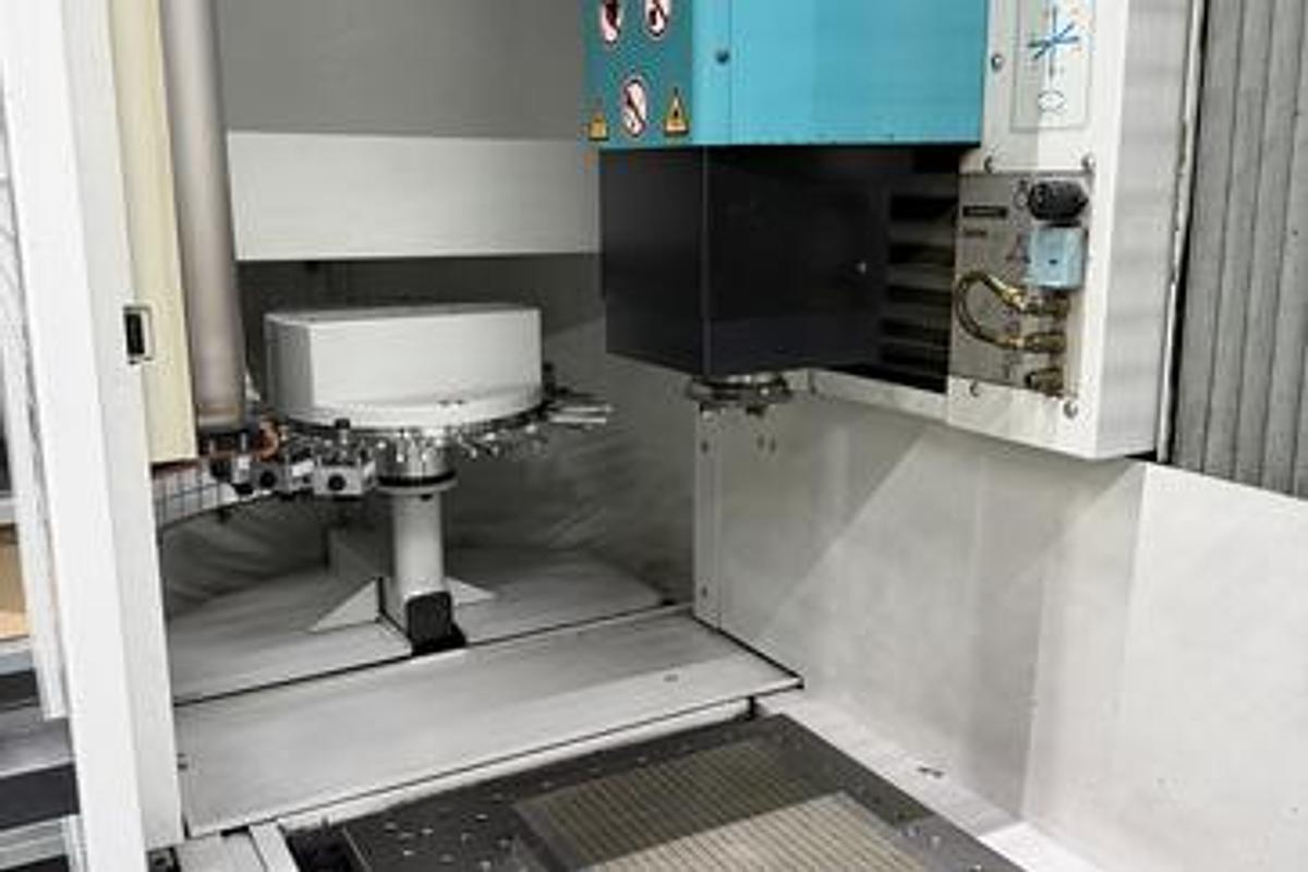 Used 2000 INGERSOLL Center 400 CNC Die Sinking EDM Machine