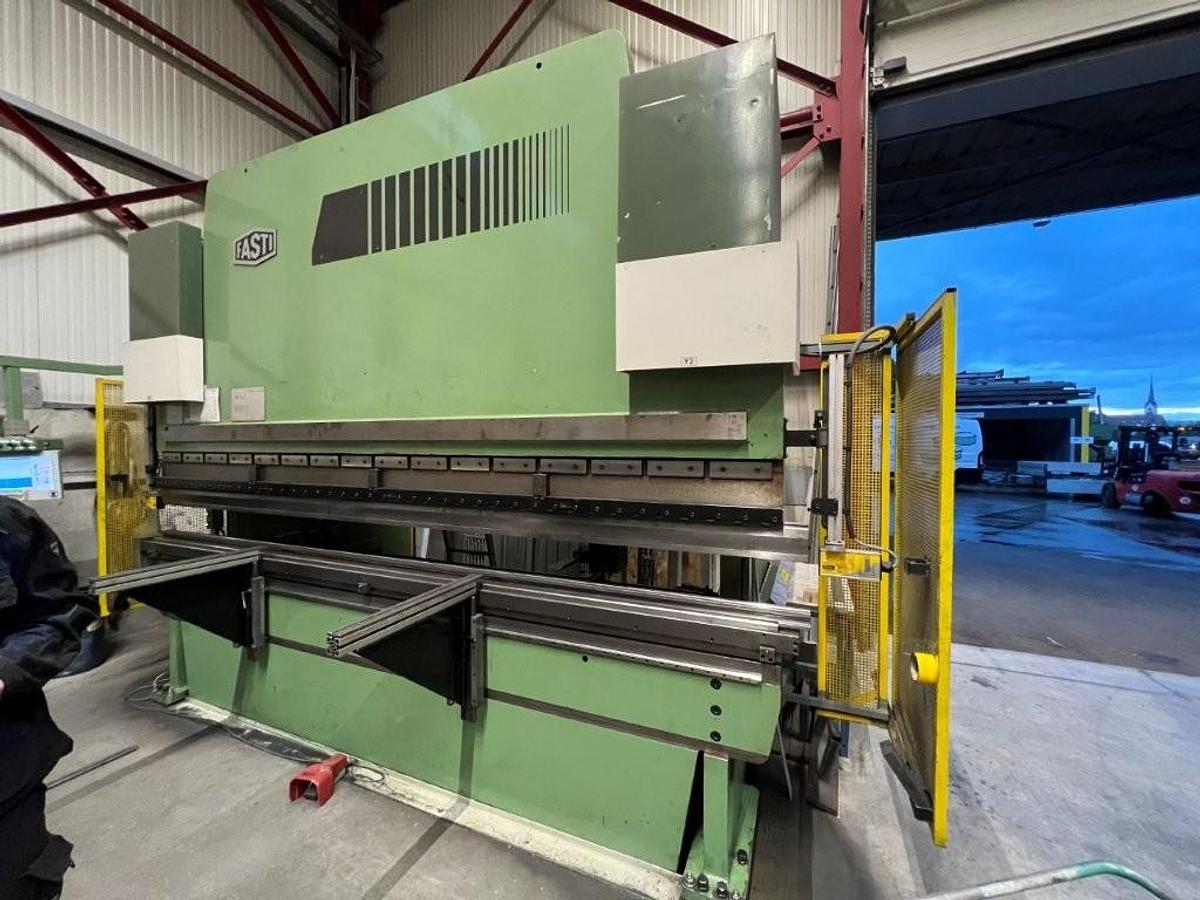 Used 1990 Fasti Bending Machine 
