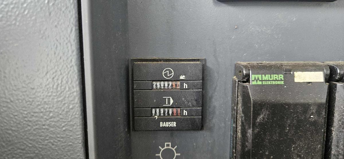 Used 2010 Deckel Maho DMF260/7 