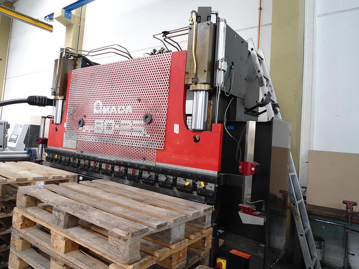Used 2005 Amada 2500