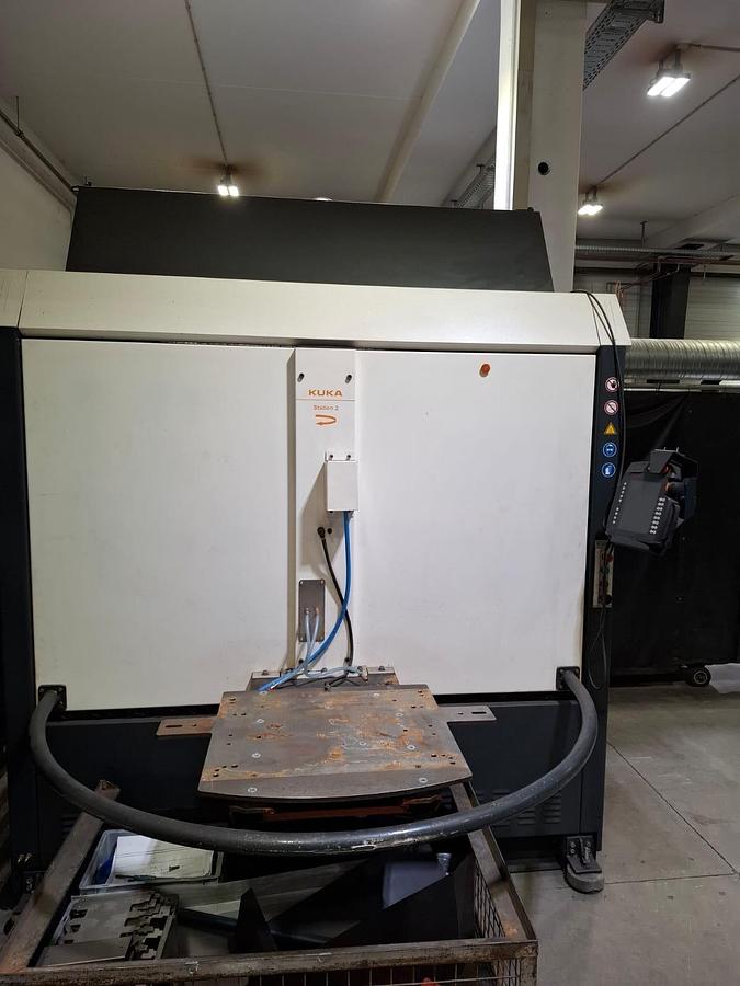 Used 2014 KUKA Flexible Cube Welding Robot