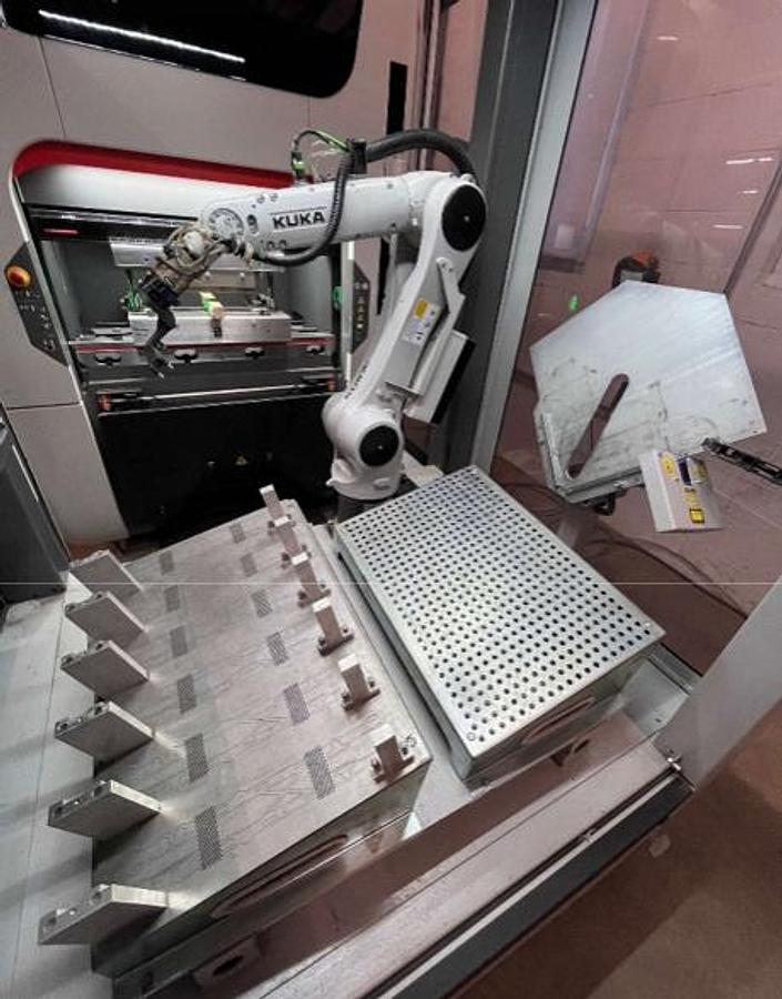 Used 2019 Bystronic Xpert 40/1030 with KUKA Robot Cell