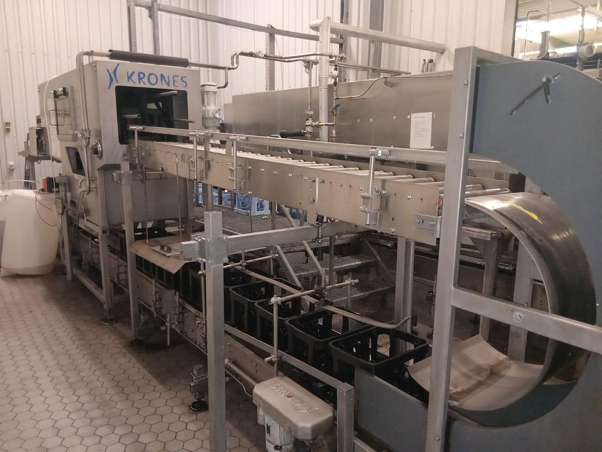 Used 2000 Krones Zierk PET crate washing system