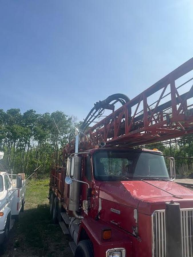 Used 2002 INGERSOLL RAND TH60 Truck