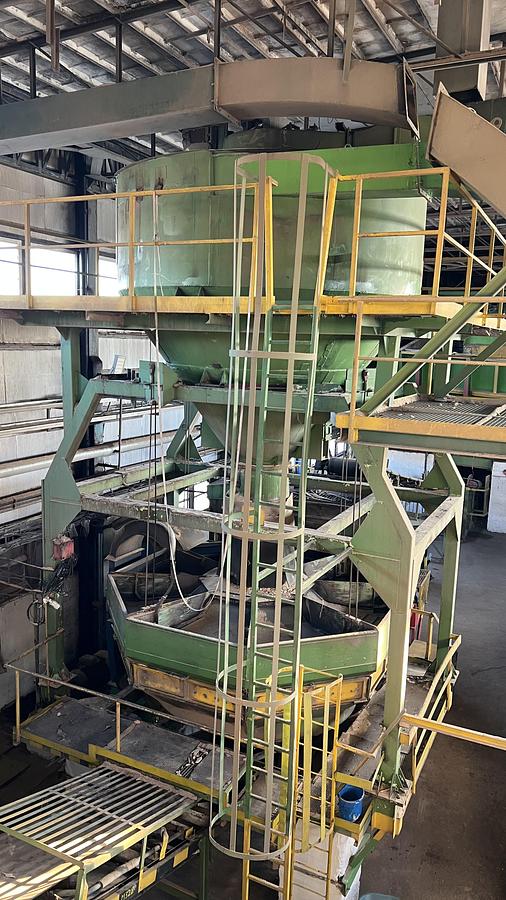 Used Bezner wood chip production line