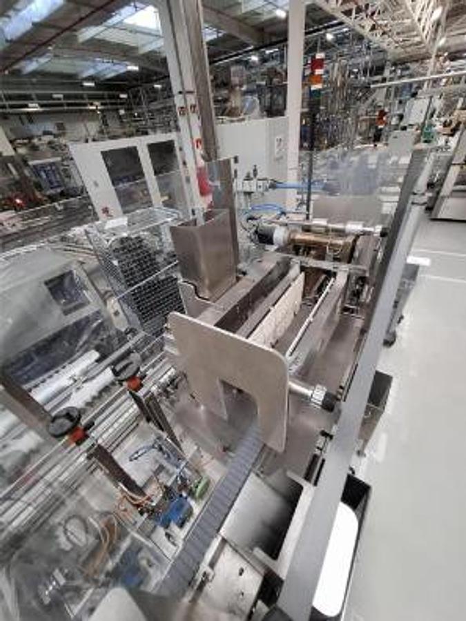 Used Bottle Distribution and Sleeve-Wrapping Line