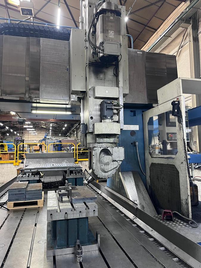 Refurbished 2006 TOS FRFQ 200 KRA8 Gantry Milling Machine