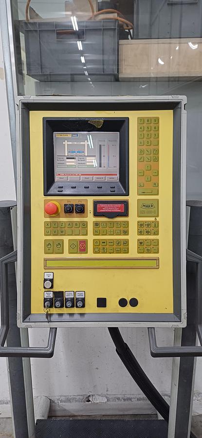 Used 2001 Maka KPF-335RT CNC Milling Machine,