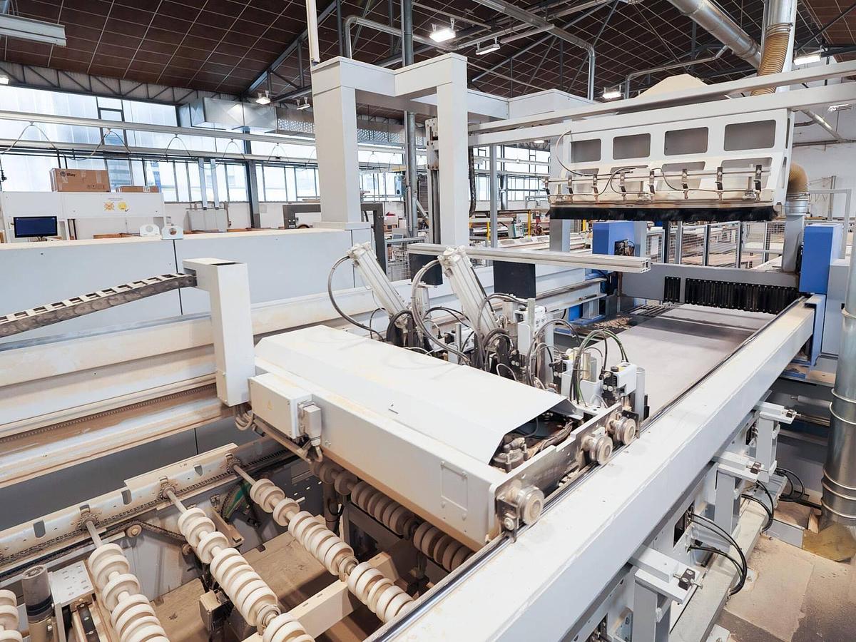 Used 2011 Homag HQP Crosscut Saw with Deep-cut Saw