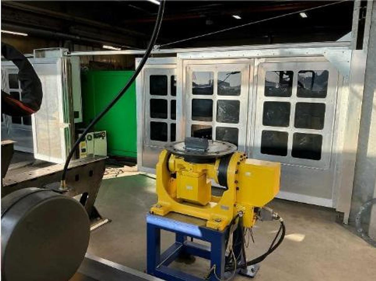 Used 2015 Fanuc  ARC Mate 100ic 8L Welding Robot 