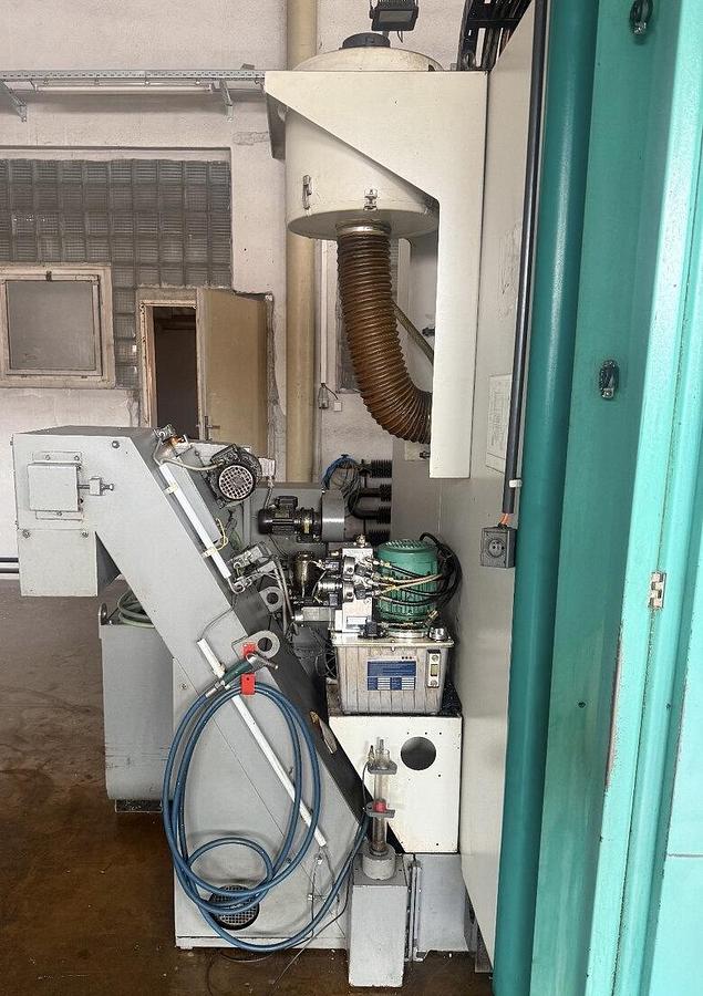 Used 2001 DECKEL MAHO DMC 65 V