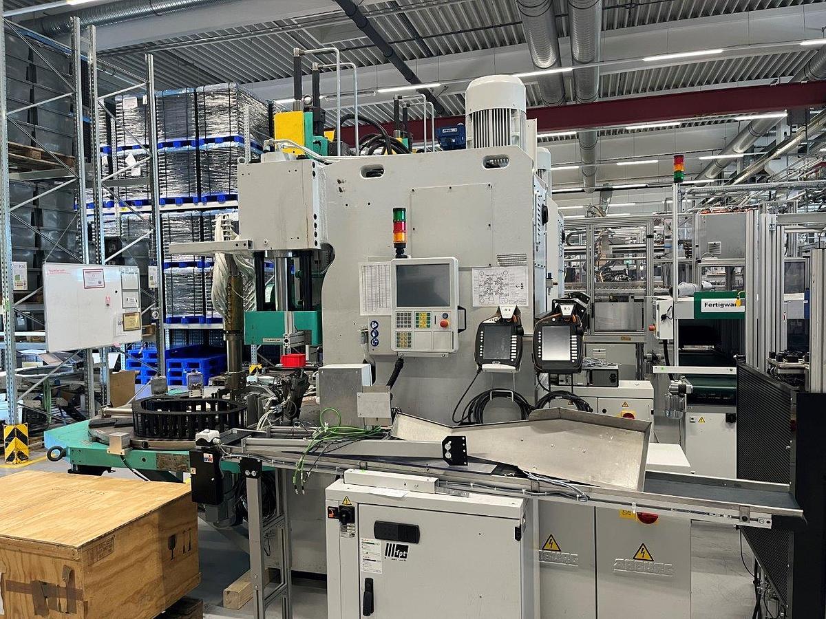 Used 2016  ARBURG ALLROUNDER 680