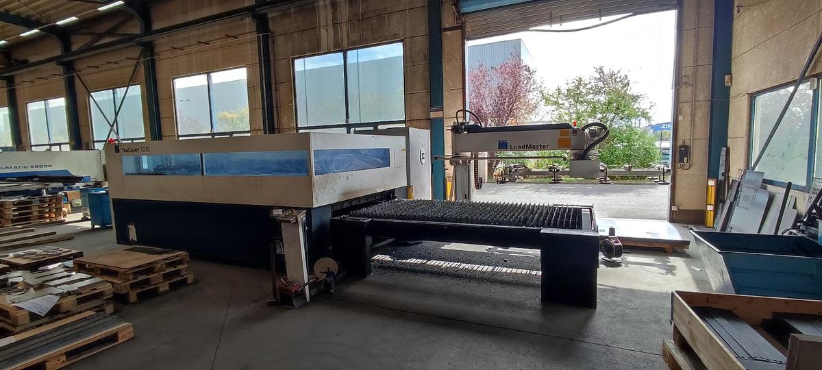 Used 2016 Trumpf TruLaser 3030 with TruFlow 5000 CO2 laser incl. Loadmaster