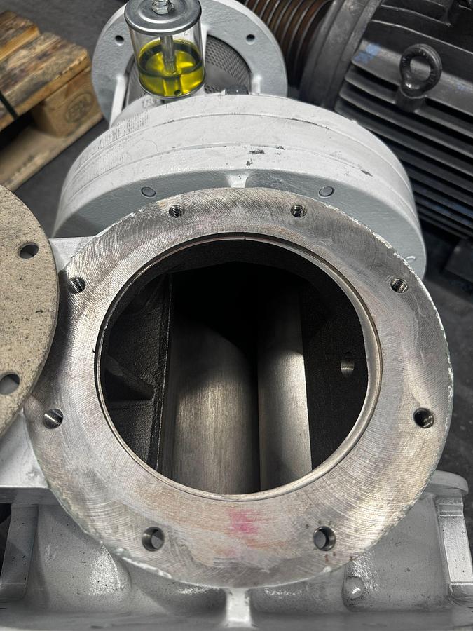 Used Pfeiffer Vacuum Okta 6000 + Okta 1000 