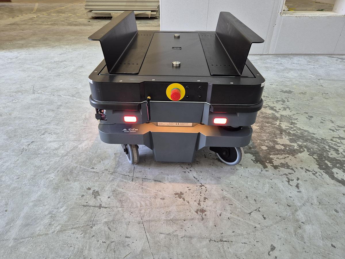 Used 2022 MiR250 Autonomous Mobile Robot (AMR) with ROEQ TML200 Lifter