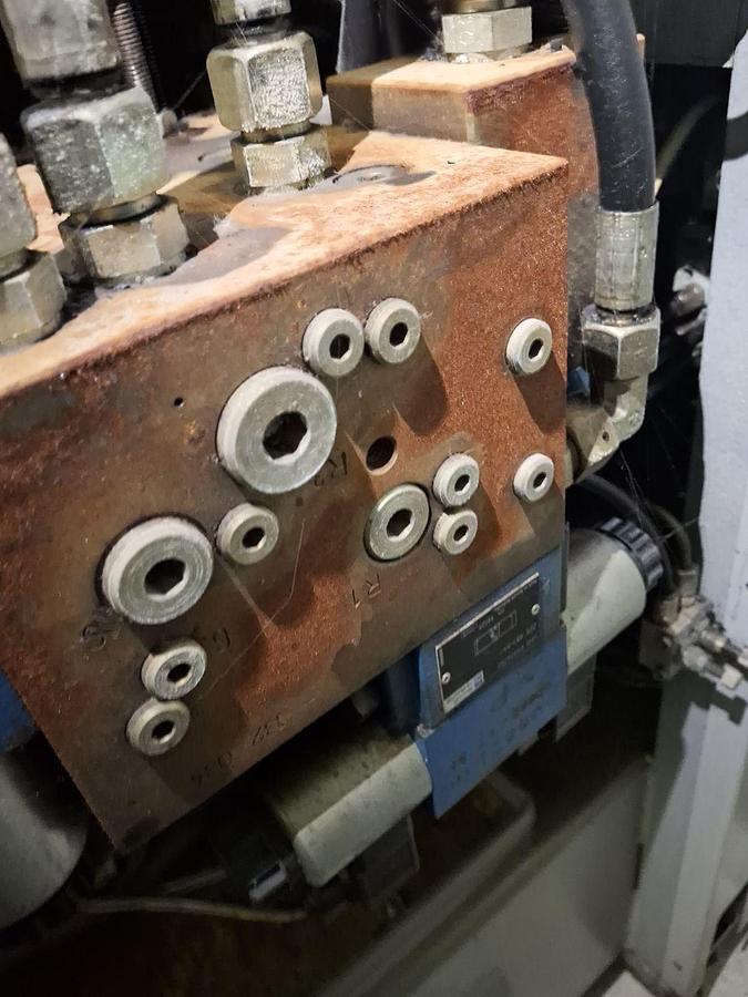 Used 2004 Battenfeld PLUS 350V/75