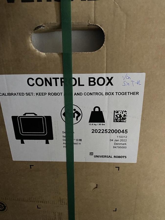 Used Universal Robots UR5e & UR10e Robot Package