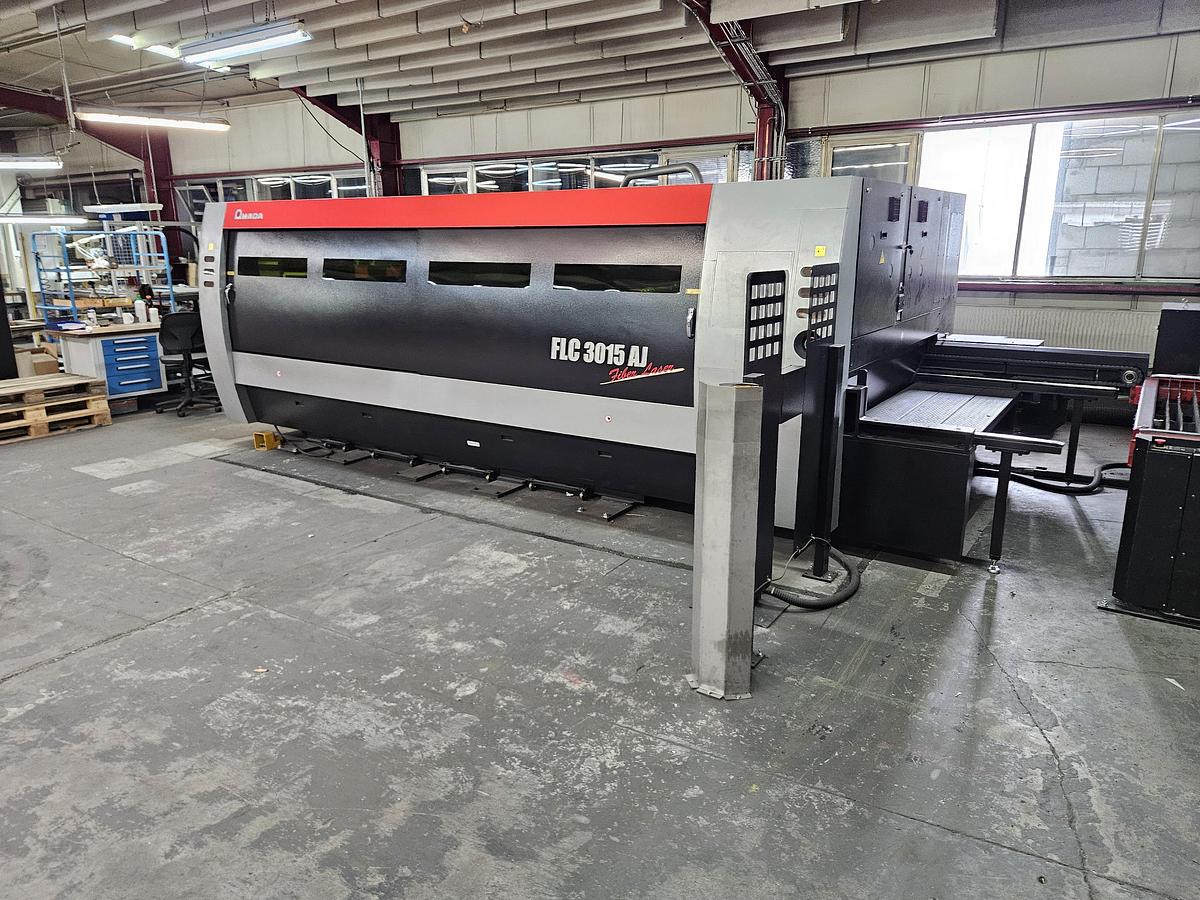 Used 2018 Amada FLC3015 AJ-C2R