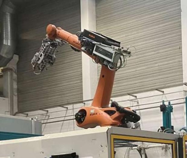 Used 2015 Kuka KR C4