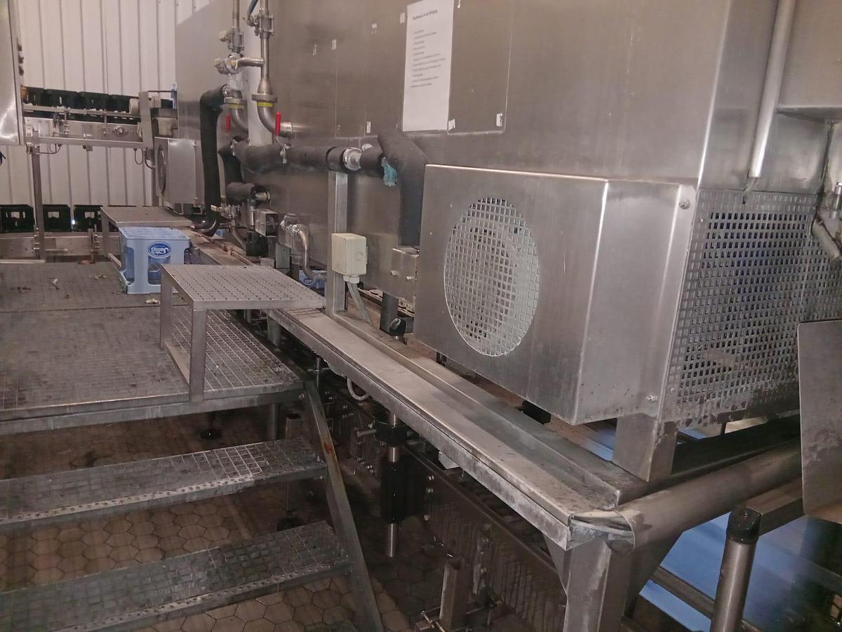 Used 2000 Krones Zierk PET crate washing system