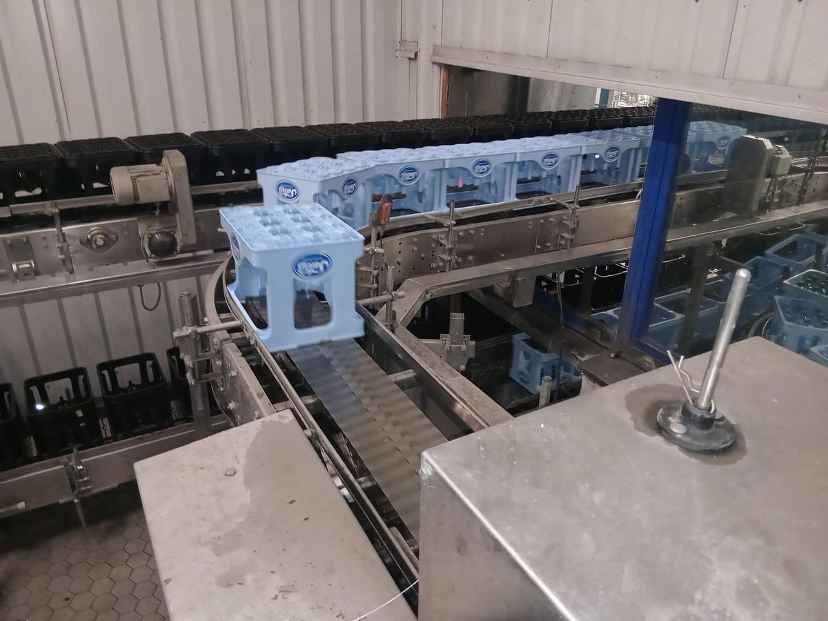 Used 2000 Krones Zierk PET crate washing system