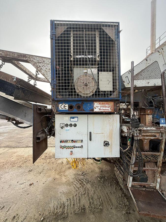 Used 1999 Kleemann Mobicat MC 102 RH Mobile Jaw Crusher 
