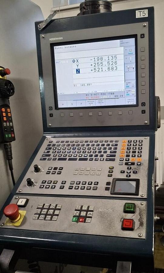 Used 2011 Pinnacle VMC 1160