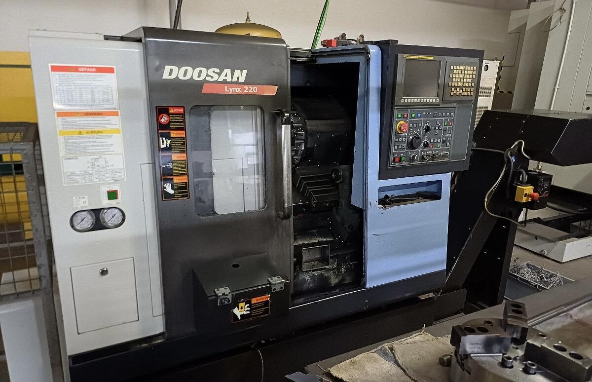 Used 2012 Doosan Lynx 220