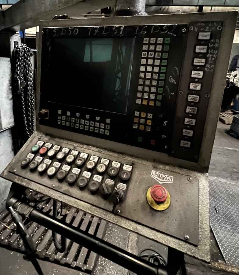 Used TOS SKIQ 12 CNC