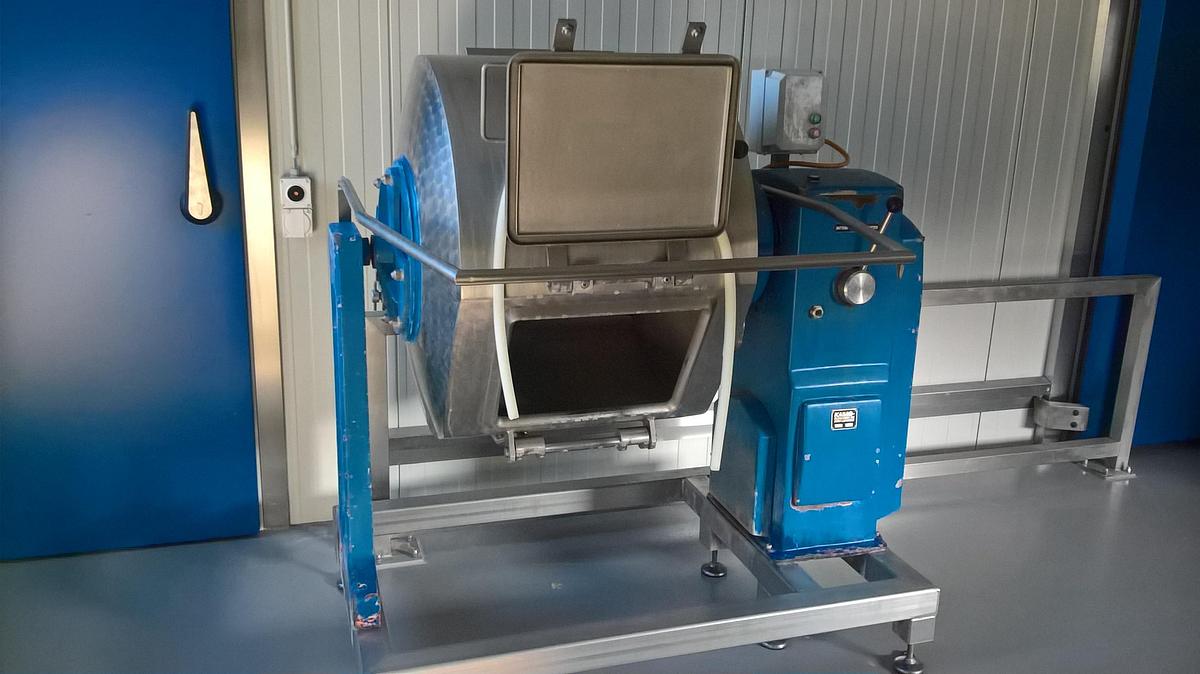 Used Dairy Processing Bundle — Pasteur 2500L/H with Centrifuge and Homogenizer, Bottling Line with Labeling System, and 400L Butter Churn
