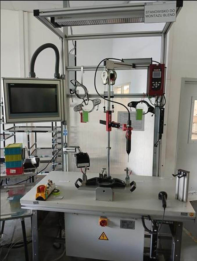 Used 2018 URT   Assembly Table