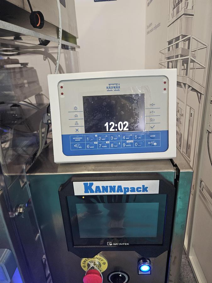 Exactpack weighing and filling machine