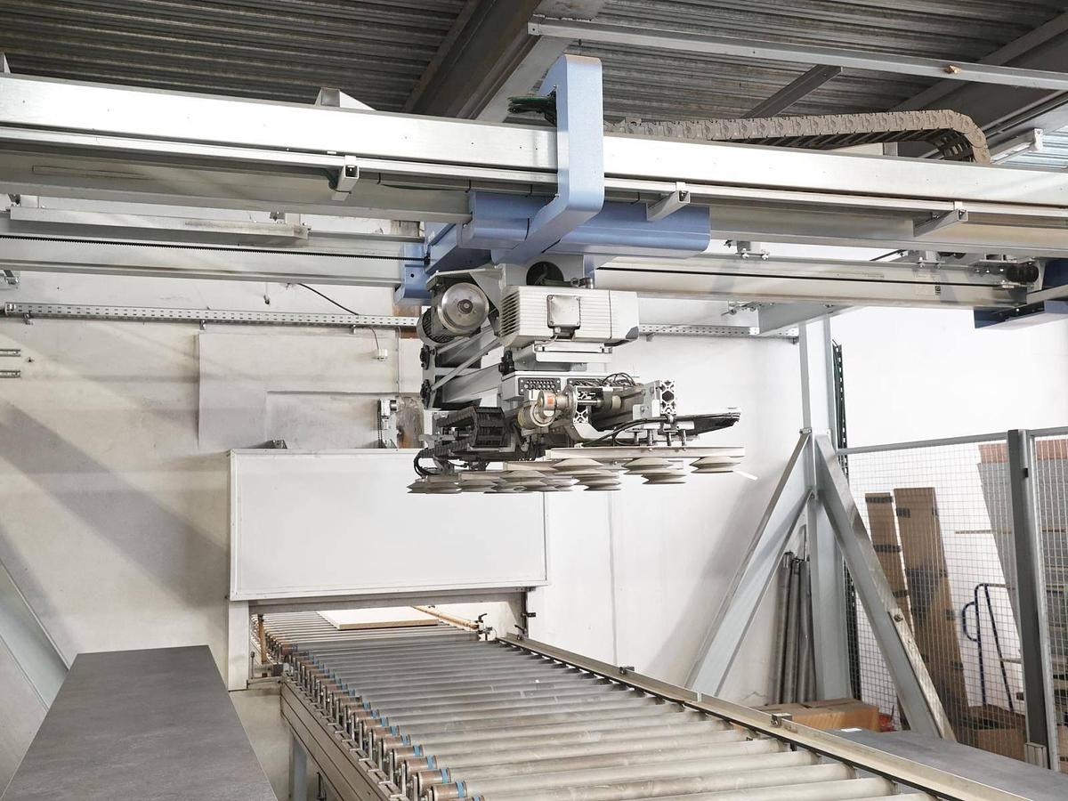Used 2011 Homag HQP Crosscut Saw with Deep-cut Saw