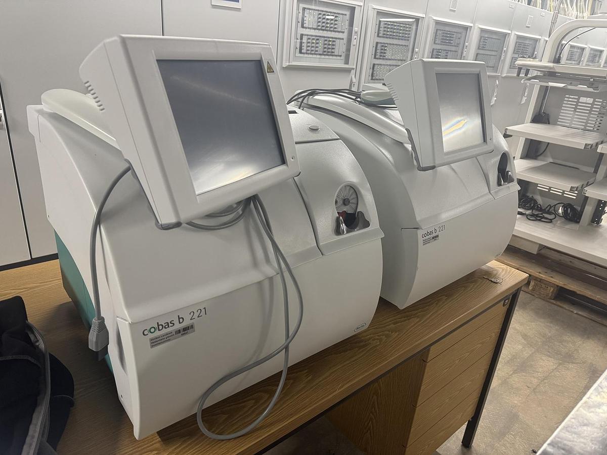 Used Roche  Cobas bb221