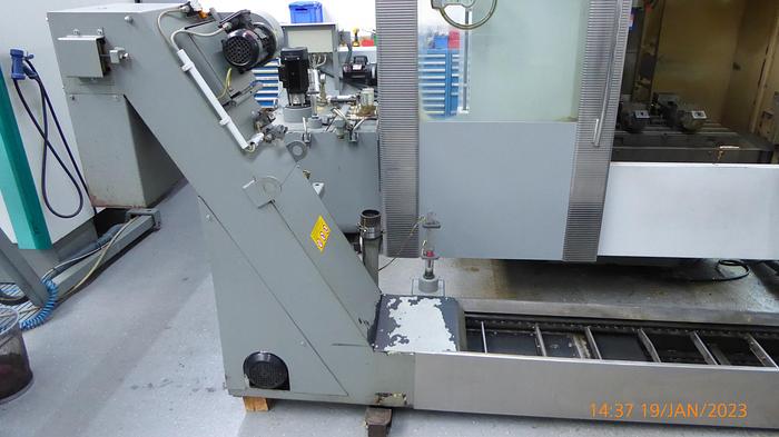 Used 2000 DECKEL MAHO DMC 63 V