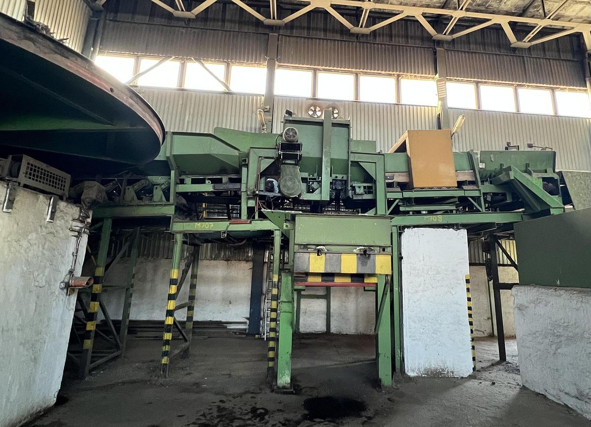 Used Bezner wood chip production line