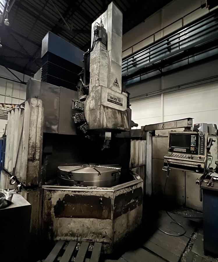 Used TOS SKIQ 12 CNC