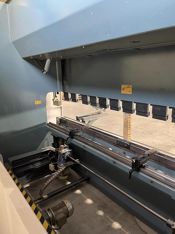 Used 2013 DURMA HESSE AD-R 30175 Press Brake
