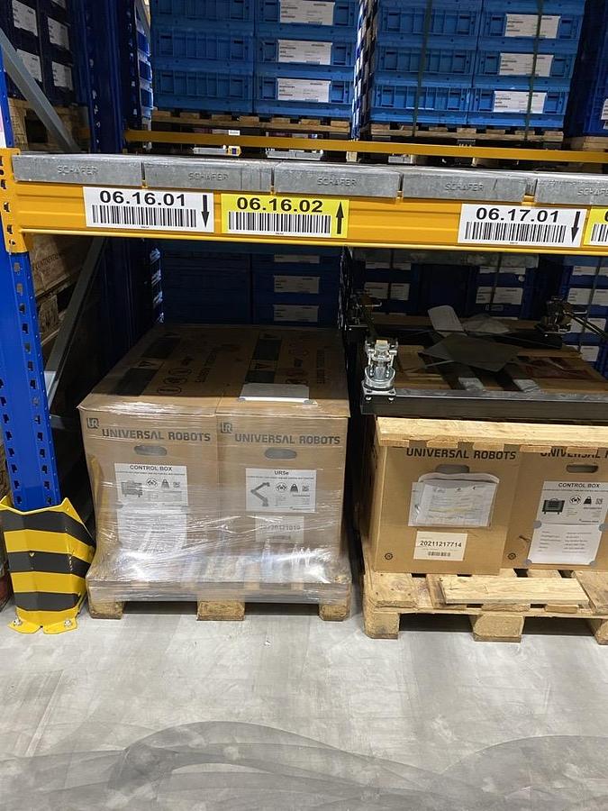 Used Universal Robots UR5e & UR10e Robot Package