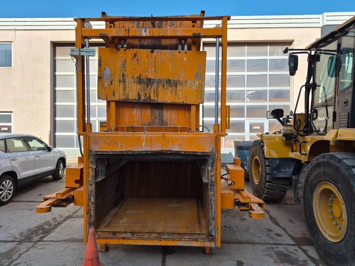 Used 2019 Husmann MP100TS Container Press including 3 Press Containers