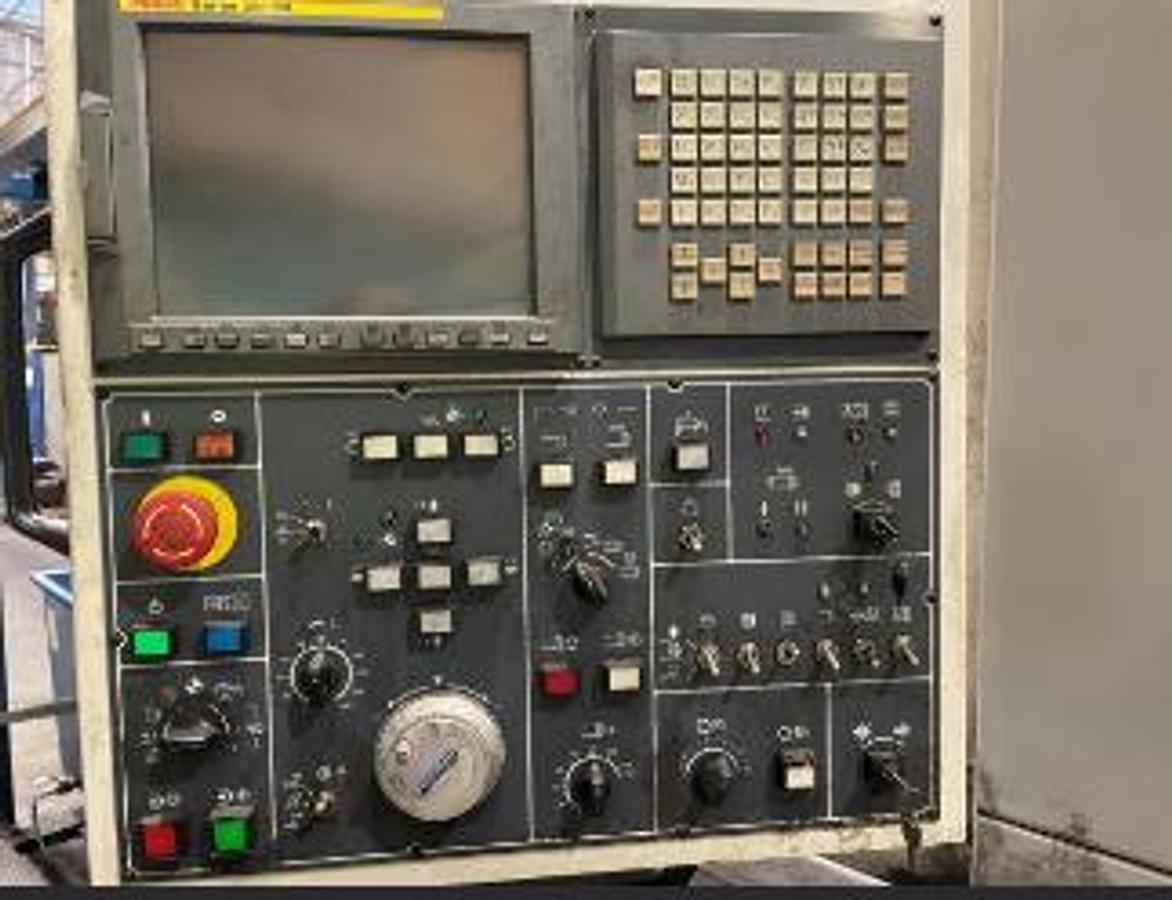 Used 2006 Doosan Puma V550M Including Handling Robot