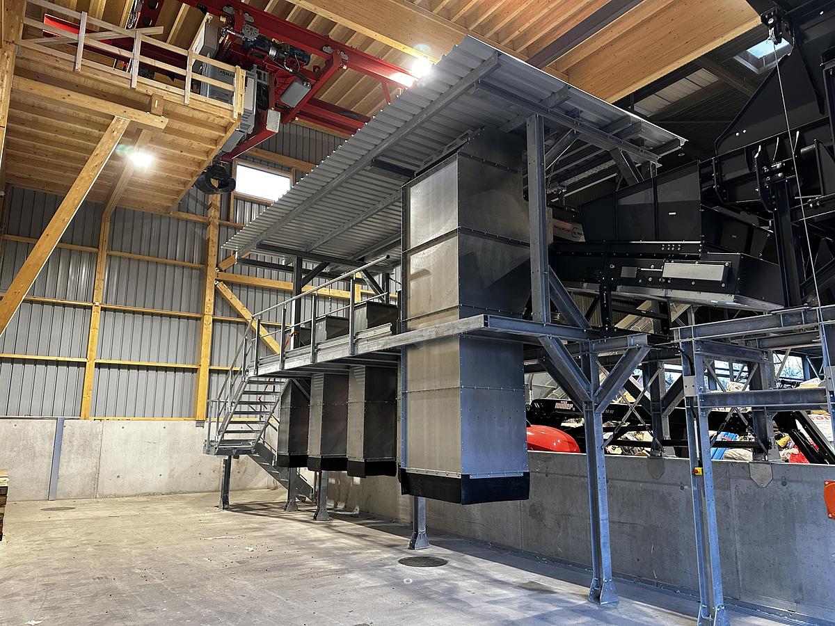 Used 2024  Complete Hand-Sorting Plant with Feed Bunker and Conveyor System