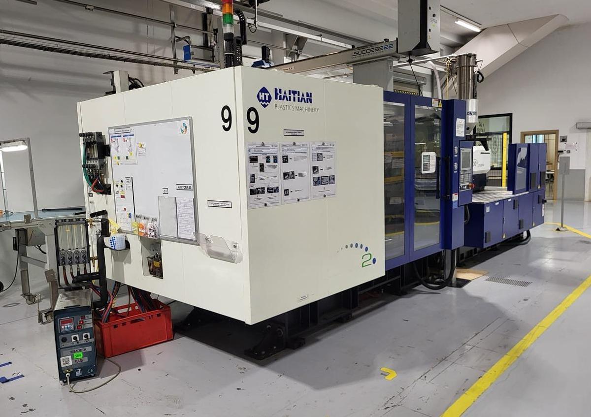 Used 2015 Haitian JU4500II Injection Molding Machine