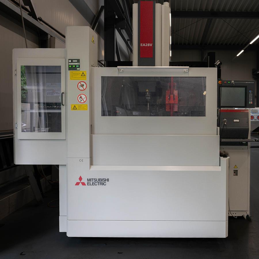 Used Mitsubishi EA28V Advance