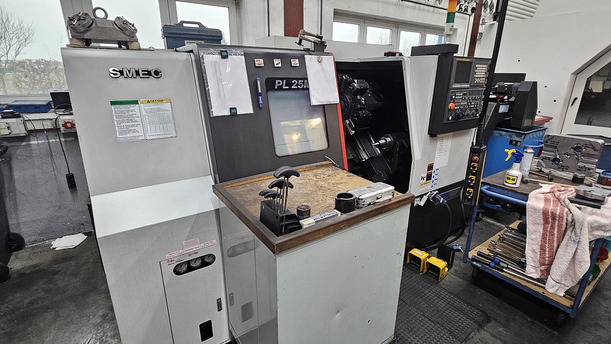 Used 2017 SMEC PL 25 M Lathe