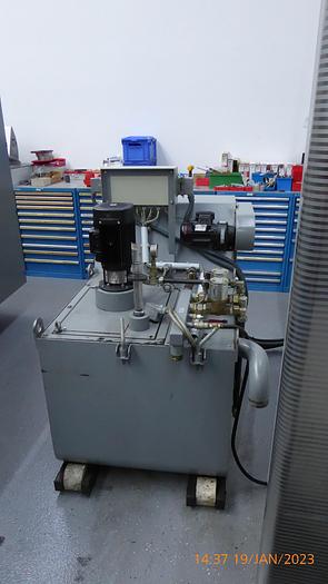 Used 2000 DECKEL MAHO DMC 63 V