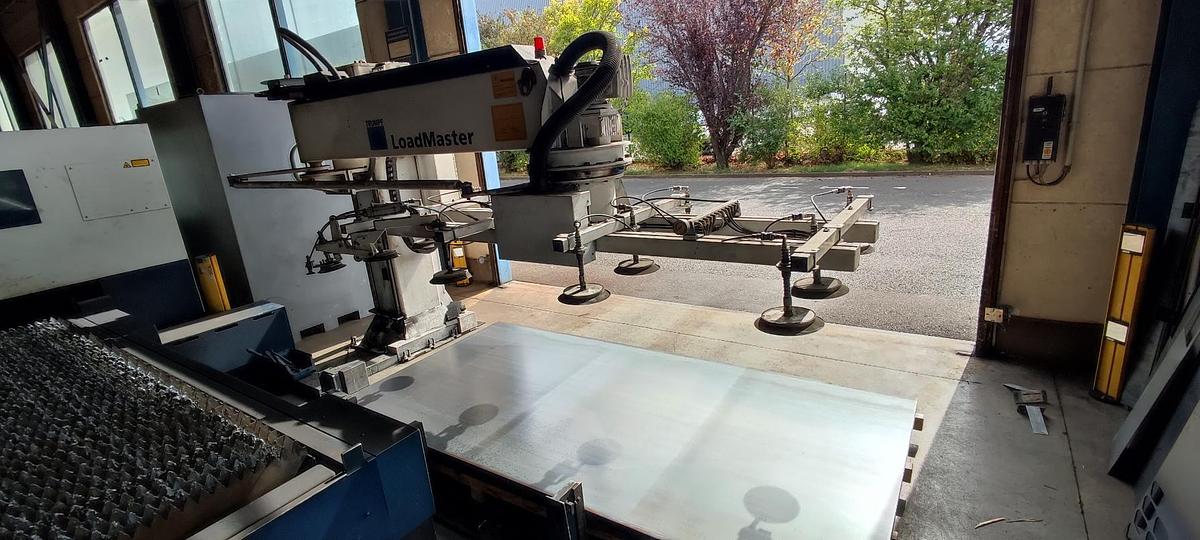 Used 2016 Trumpf TruLaser 3030 with TruFlow 5000 CO2 laser incl. Loadmaster