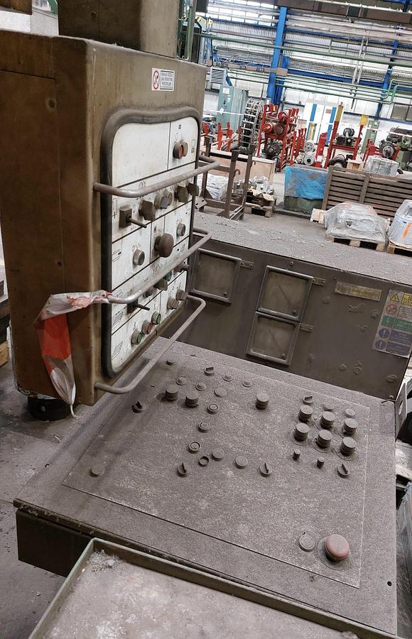 Used 1983 Heckert HZF 2000x1800x6000/444