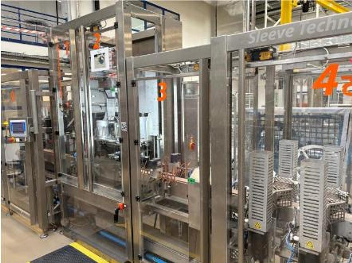 Used Bottle Distribution and Sleeve-Wrapping Line